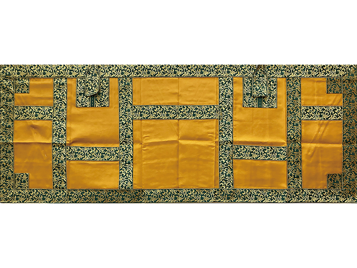 茶木蘭塩瀬台納戸金通唐花縁割切羽二重裏付