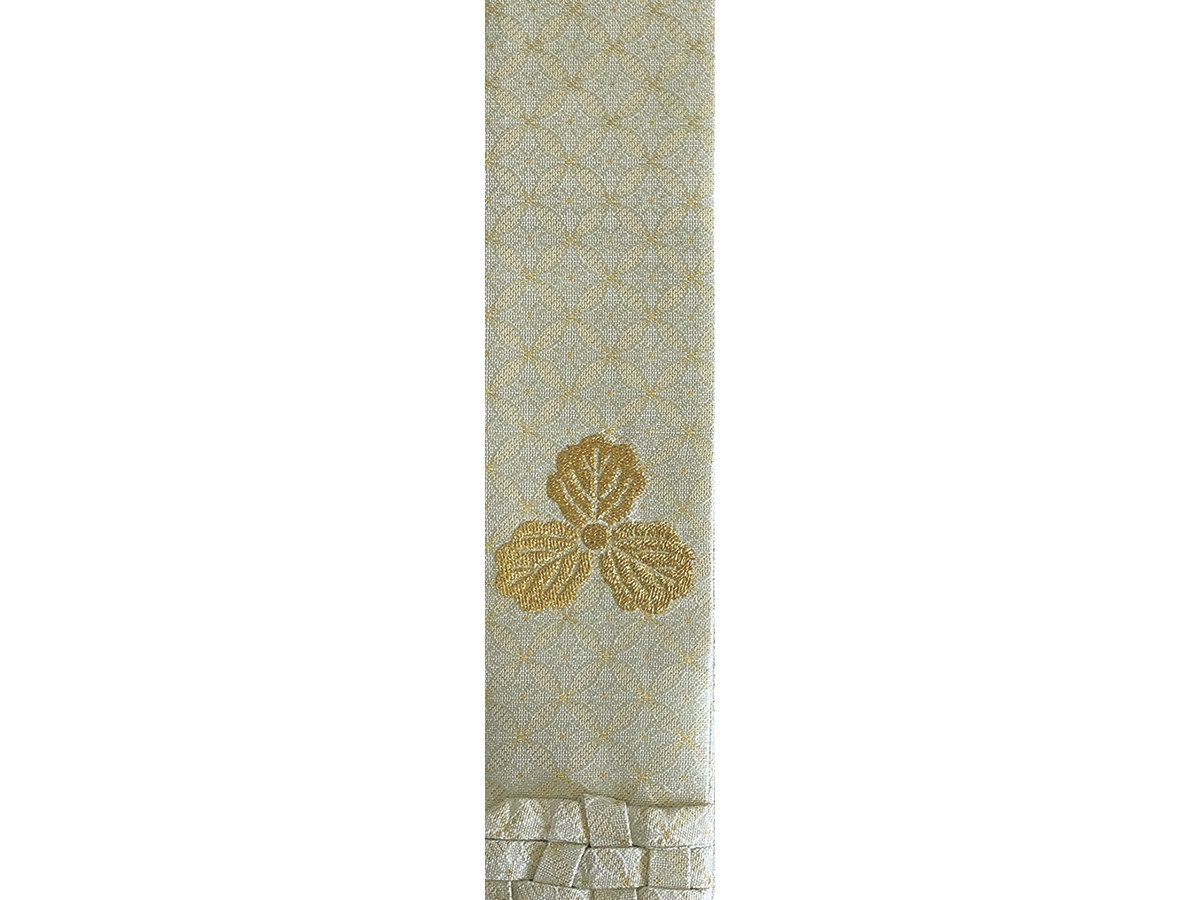 青磁金紗箔一丁七宝刺繍折五條　三柏・金紋・日向紋