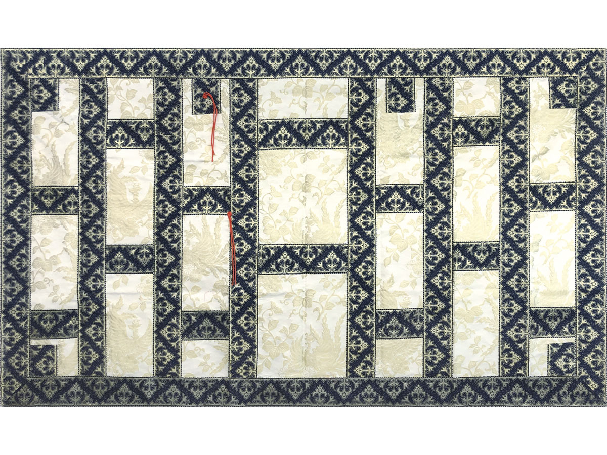 白茶桐唐草鳳凰台紺箔一丁王冠唐草縁 七條袈裟 絵絹裏付
