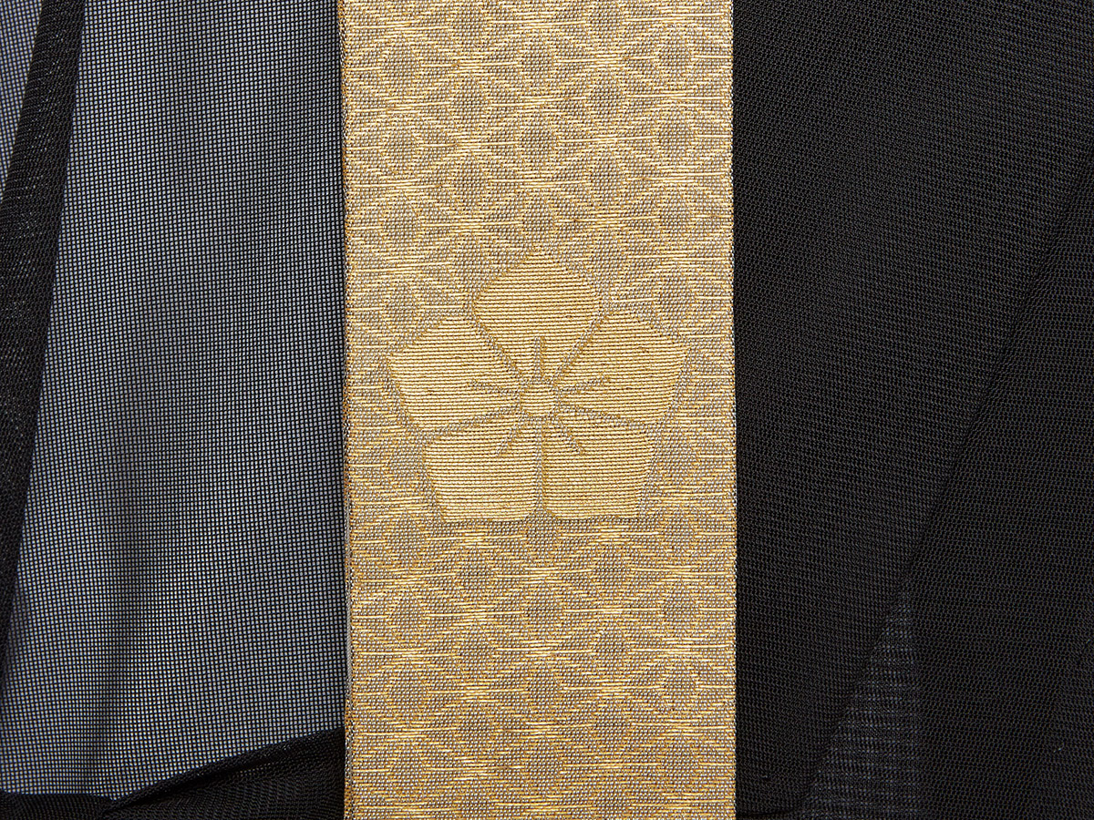 白茶箔入麻の葉折五條 桔梗紋