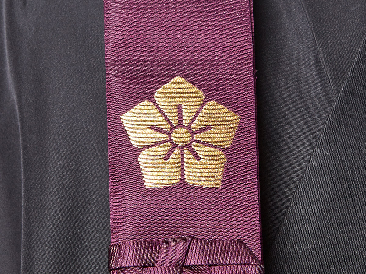 古代紫無地金紋折五條　桔梗紋